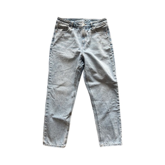 American Eagle Outfitters Denim - American Eagle High Rise Light Wash Straight Leg Denim Jeans Women’s 10 Short